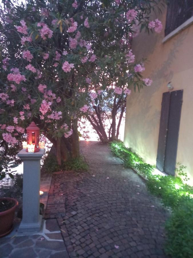 L'Oleandro Sul Lago D'Iseo B&B Sulzano Exterior foto